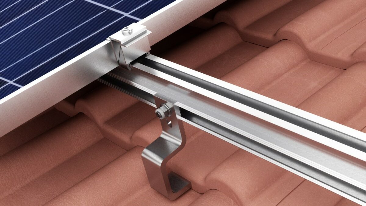 découvrez notre rail de fixation pour panneaux solaires, une solution robuste et efficace pour une installation durable. assurez la stabilité de vos panneaux photovoltaïques tout en optimisant leur performance avec notre système de fixation innovant. parfait pour tous types de toitures, il garantit une mise en place rapide et sécurisée.