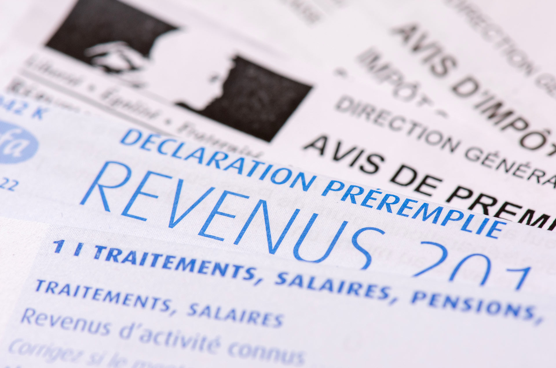 découvrez comment bénéficier d'une réduction d'impôt grâce à la construction de panneaux photovoltaïques. informez-vous sur les avantages fiscaux et les aides disponibles pour vos projets d'énergie renouvelable.