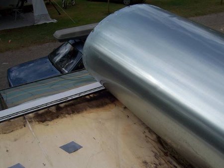 découvrez tout ce qu'il faut savoir sur le toit de votre camping-car : matériaux, entretien et améliorations. assurez votre confort et votre sécurité en voyage grâce à nos conseils pratiques.