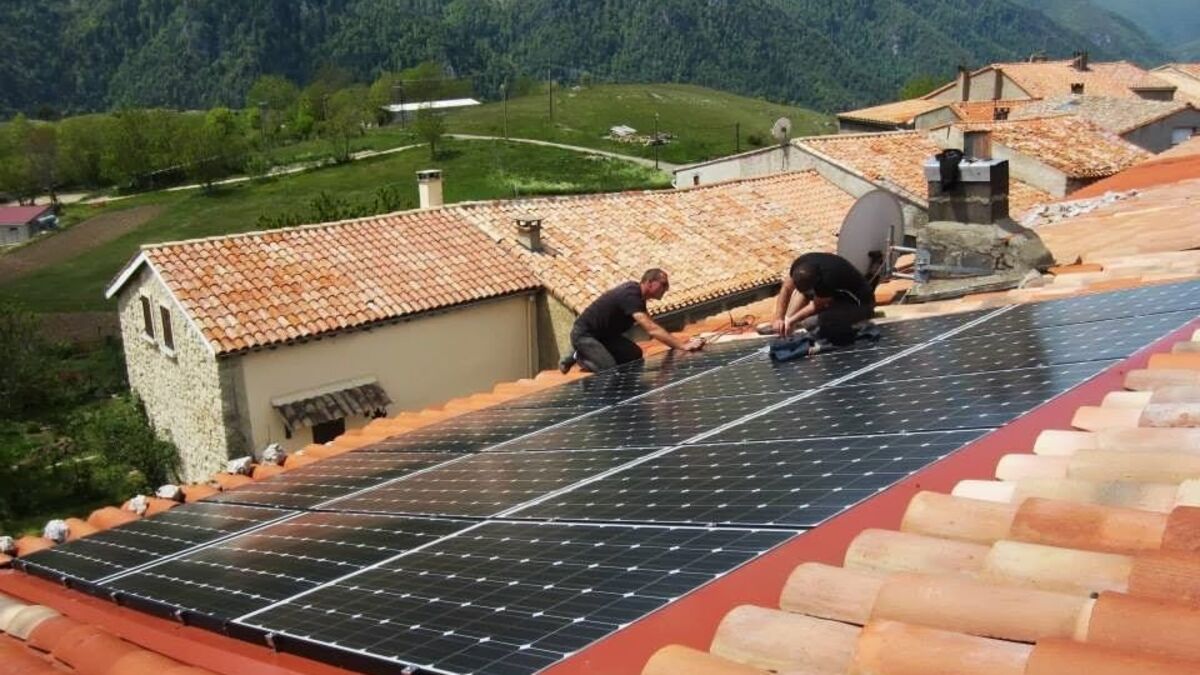 découvrez les nouvelles réglementations photovoltaïques en 2024, leurs impacts sur le secteur de l'énergie renouvelable et ce que cela signifie pour les particuliers et les entreprises souhaitant investir dans l'énergie solaire.