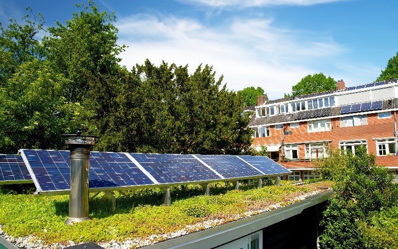 découvrez les dernières réglementations concernant l'installation de panneaux photovoltaïques sur toiture. informez-vous sur les normes, les subventions et les démarches administratives à suivre pour profiter des énergies renouvelables en toute conformité.