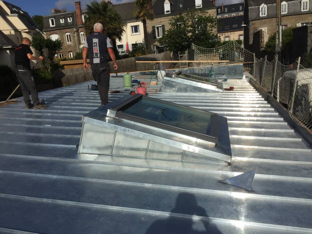 découvrez nos solutions de rehausse pour velux, permettant d'améliorer la luminosité et l'esthétique de votre intérieur. transformez votre espace de vie avec élégance et fonctionnalité grâce à nos produits de qualité.