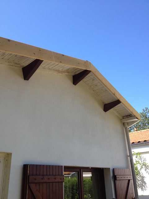 découvrez nos solutions de rénovation avant toit en pvc, alliant esthétique et durabilité. transformez votre maison avec des matériaux haute qualité et profitez d'une protection efficace contre les intempéries tout en améliorant l'apparence de votre toit.