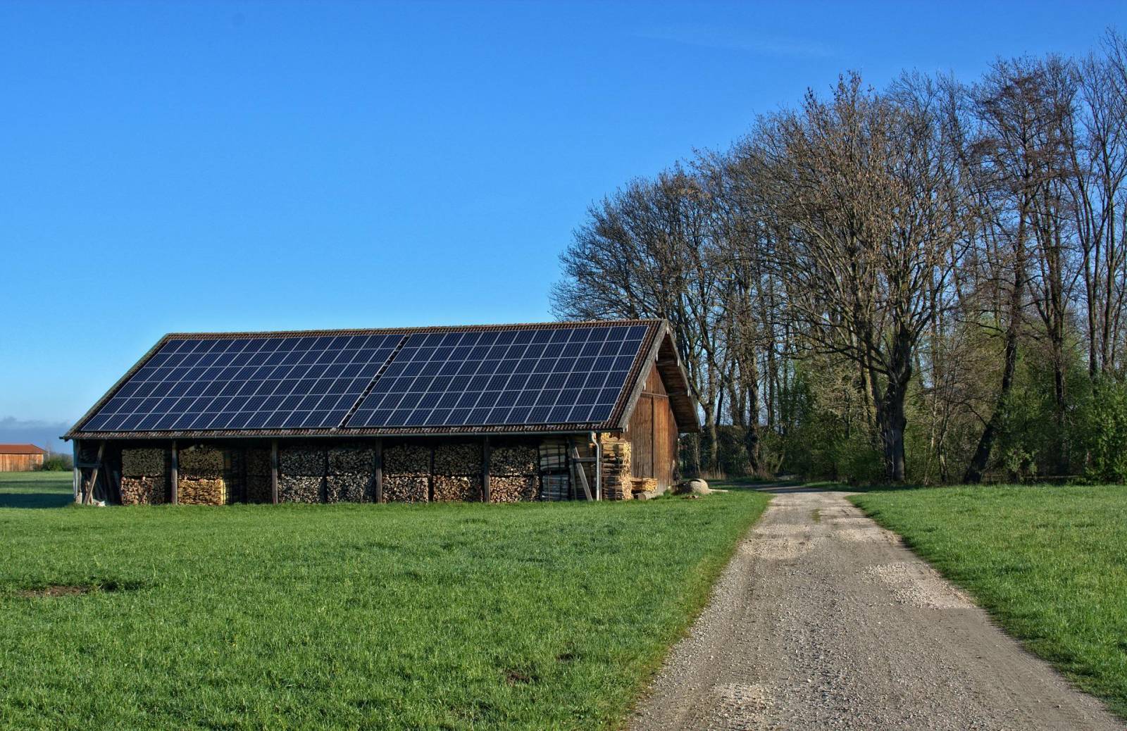 découvrez comment la rénovation de votre toiture avec des panneaux photovoltaïques peut transformer votre maison. améliorez votre efficacité énergétique, réduisez vos factures d'électricité et contribuez à un avenir durable grâce à des solutions innovantes et écologiques.