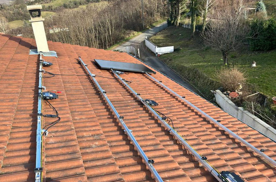 découvrez comment la rénovation de votre toit avec des panneaux photovoltaïques peut améliorer l'efficacité énergétique de votre maison, réduire vos factures d'électricité et contribuer à un avenir durable. une solution performante et écologique pour transformer votre espace de vie.