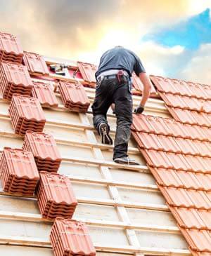 découvrez nos services de rénovation toiture pour redonner vie à votre maison. profitez d'un toit sûr et esthétique, adapté à vos besoins et à votre budget. contactez-nous pour un devis personnalisé et des conseils d'experts.