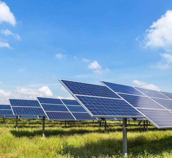 découvrez comment maximiser la rentabilité de votre exploitation agricole grâce à des solutions photovoltaïques innovantes. profitez d'une énergie renouvelable tout en réduisant vos coûts et en augmentant vos revenus. optez pour une agriculture durable et performante avec le photovoltaïque.