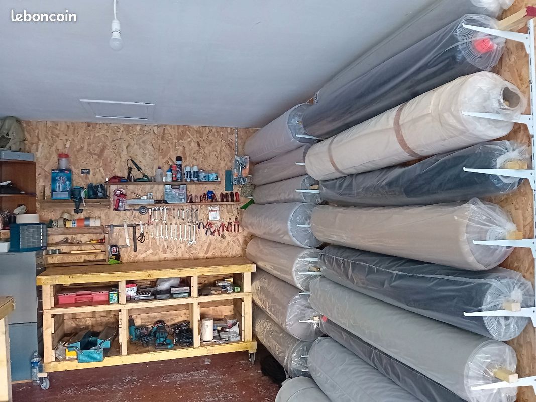 découvrez nos services de réparation de toit auto pour redonner vie à votre véhicule. que ce soit pour des fissures, des fuites ou des dommages esthétiques, notre équipe d'experts assure des réparations de qualité et un service rapide. protégez votre voiture des intempéries et améliorez son apparence avec notre savoir-faire professionnel.