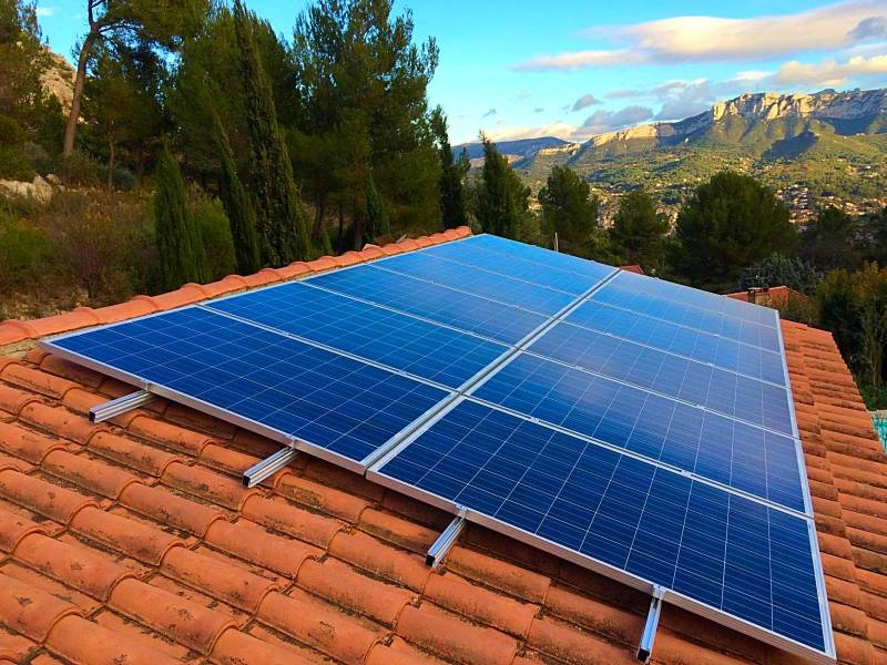 découvrez nos services de réparation pour toits photovoltaïques en isère. notre équipe d'experts assure un entretien de qualité pour optimiser la performance de votre installation solaire. contactez-nous pour un devis personnalisé !