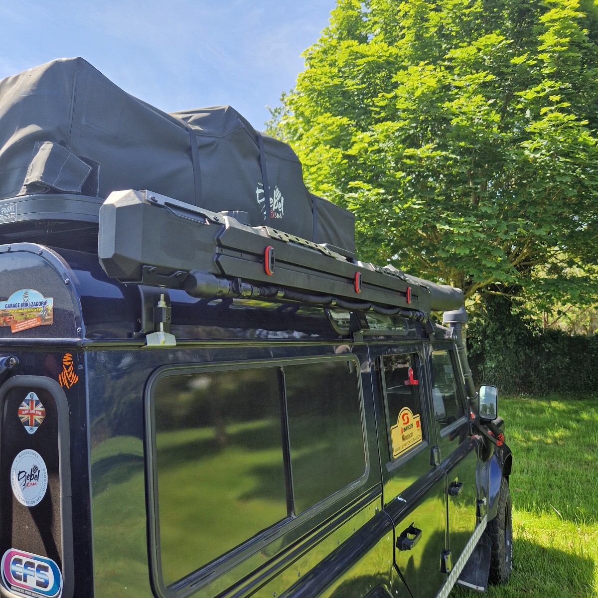 découvrez comment optimiser la collecte d'eau de pluie grâce à une réserve d'eau sur votre toit. apprenez les techniques et les avantages d'une installation efficace pour un jardin plus vert et une réduction de votre facture d'eau.