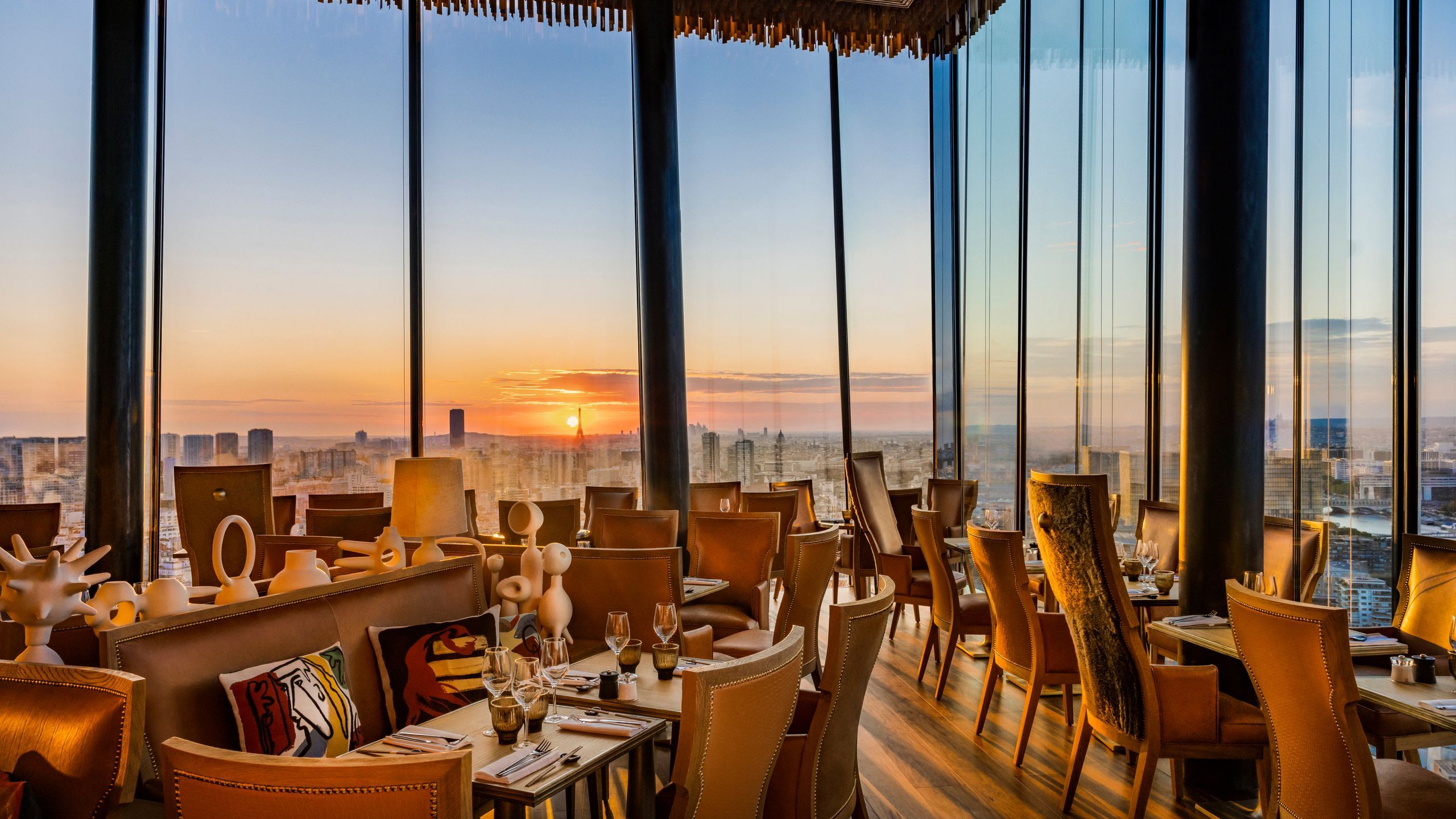 découvrez le meilleur de la gastronomie parisienne dans notre restaurant à paris. savourez une cuisine raffinée, des plats savoureux préparés avec des ingrédients locaux, et profitez d'une ambiance chaleureuse et accueillante. réservez votre table dès maintenant et vivez une expérience culinaire inoubliable au cœur de la ville lumière.