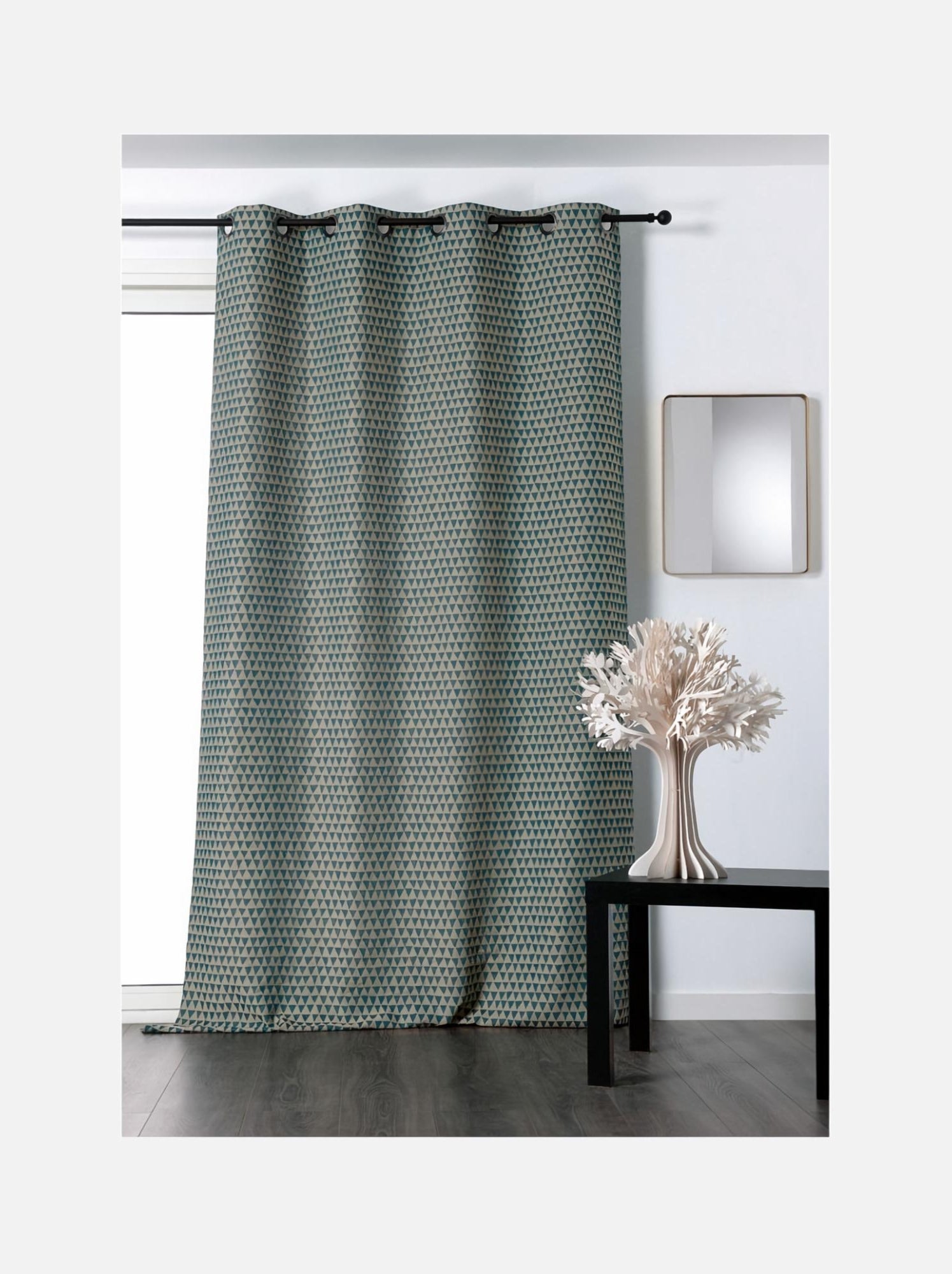 découvrez notre sélection de rideaux triangles, alliant élégance et originalité pour sublimer vos espaces de vie. parfaits pour enrober vos fenêtres tout en apportant une touche moderne à votre décoration intérieure.