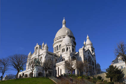 découvrez le royaume du sacré, un voyage à travers les traditions, les croyances et les rituels qui élèvent l'esprit et nourrissent l'âme. plongez dans l'univers fascinant des pratiques spirituelles et des symboles sacrés qui transcendent les cultures.