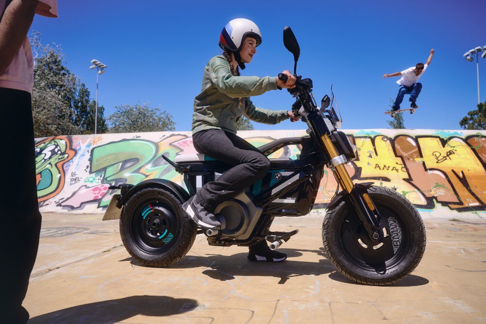 découvrez la puissance et le style inégalés des scooters bmw. alliant performance, confort et innovation, nos scooters vous offrent une expérience de conduite unique pour vos déplacements quotidiens ou vos escapades. explorez notre gamme dès aujourd'hui!