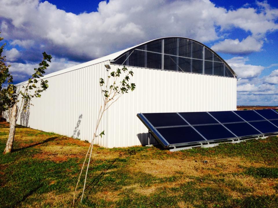 découvrez le séchoir photovoltaïque, une solution innovante alliant écologie et technologie pour le séchage efficace de vos produits. profitez d'une énergie solaire gratuite et réduisez votre empreinte carbone tout en préservant la qualité de vos récoltes.