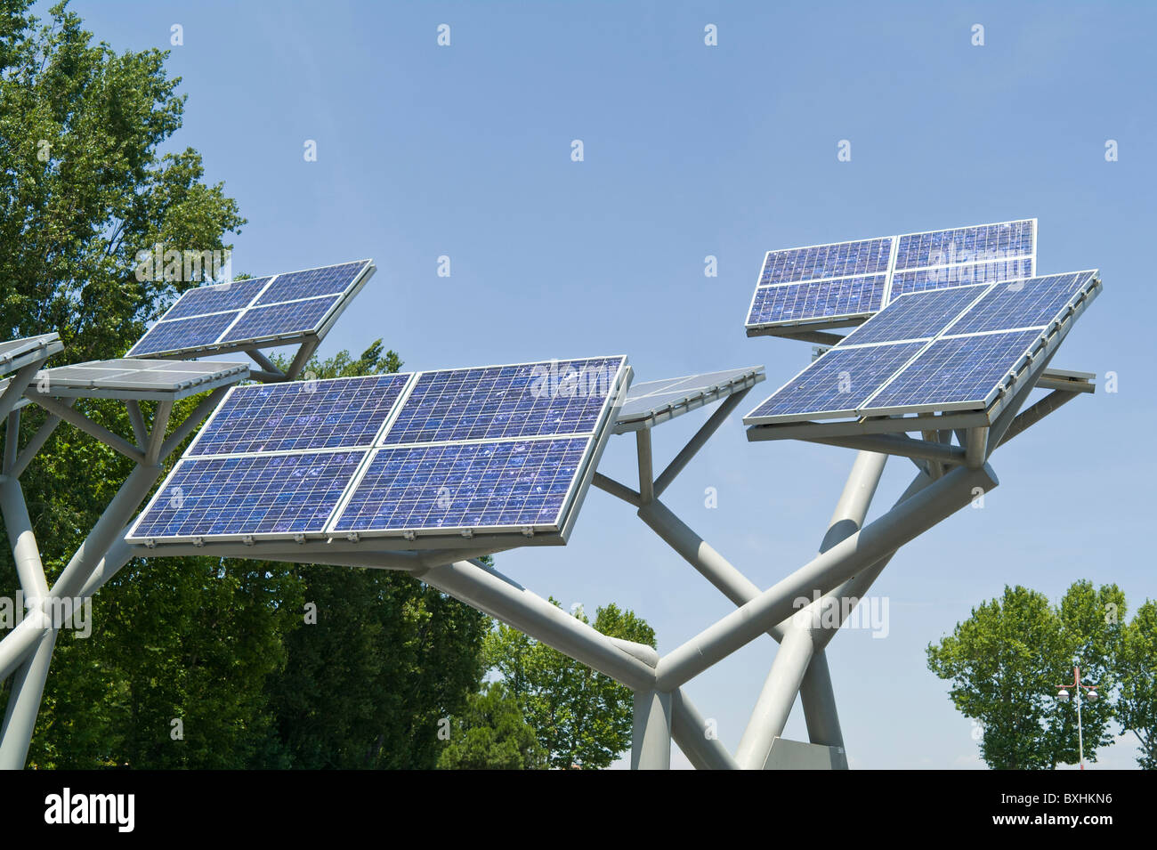 découvrez solar city france, votre destination pour des solutions d'énergie solaire innovantes et durables. profitez des avantages de l'énergie renouvelable pour réduire vos factures et préserver l'environnement. rejoignez le mouvement vers une ville plus verte dès aujourd'hui !
