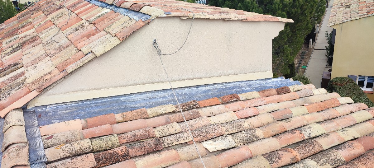 découvrez tout sur le solin de cheminée : son rôle essentiel dans l'étanchéité et la protection de votre cheminée. apprenez à choisir et entretenir votre solin pour garantir sécurité et performance.