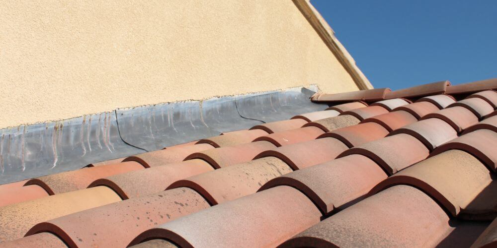 découvrez l'importance du solin pour la protection de votre toit. apprenez comment un bon solin peut prévenir les fuites d'eau et prolonger la durée de vie de votre toiture. obtenez des conseils d'experts sur l'installation et l'entretien de vos solins.