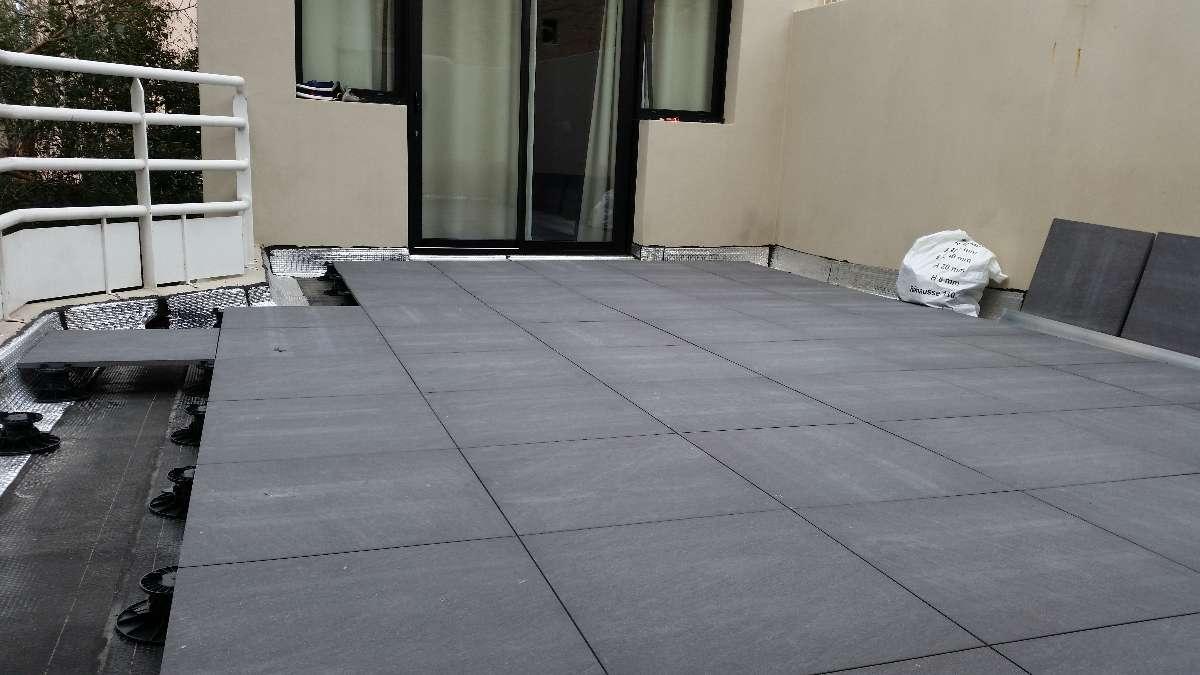 découvrez nos solutions innovantes pour toitures terrasses, alliant esthétique et performance. protégez votre espace avec des systèmes d'étanchéité de qualité et des designs modernes adaptés à vos besoins.