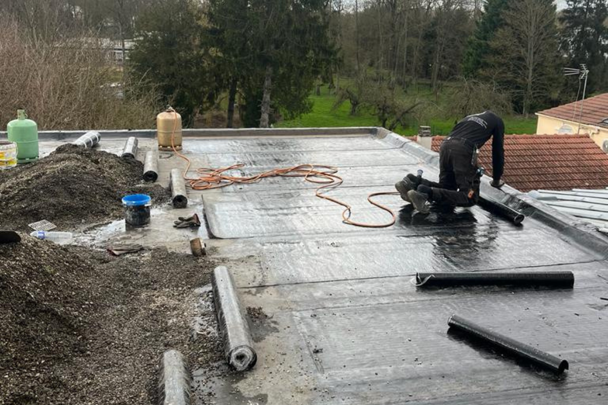 découvrez nos solutions innovantes pour toitures terrasses, alliant esthétisme et performance. protégez votre espace tout en optimisant l'efficacité énergétique avec nos matériaux de qualité.