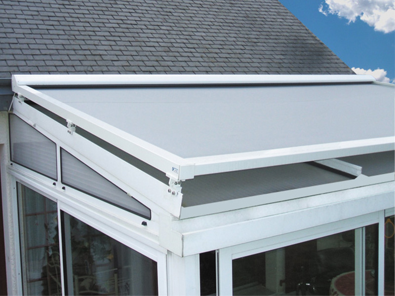 découvrez notre sélection de stores pour véranda, conçus pour allier esthétisme et fonctionnalité. protégez-vous des rayons du soleil tout en ajoutant une touche décorative à votre espace. idéal pour créer une atmosphère agréable et lumineuse tout en préservant votre intimité.