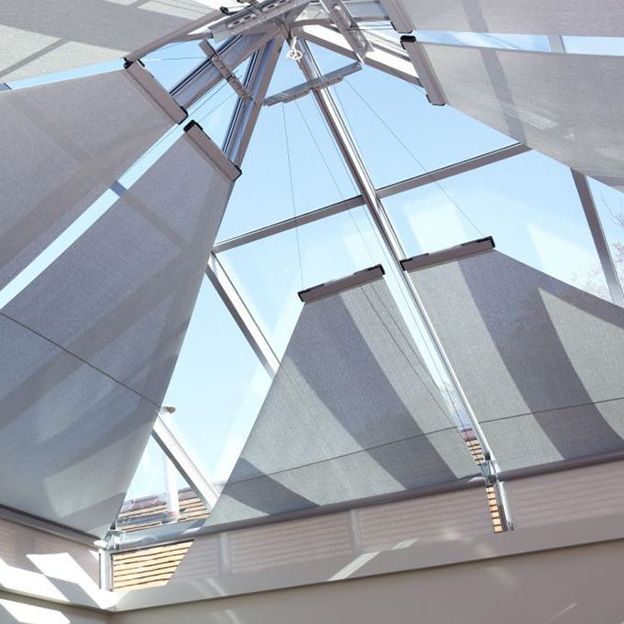 découvrez notre store verrière, une solution élégante et fonctionnelle pour réguler la lumière et protéger votre espace. design moderne et matériaux de qualité pour embellir vos verrières.