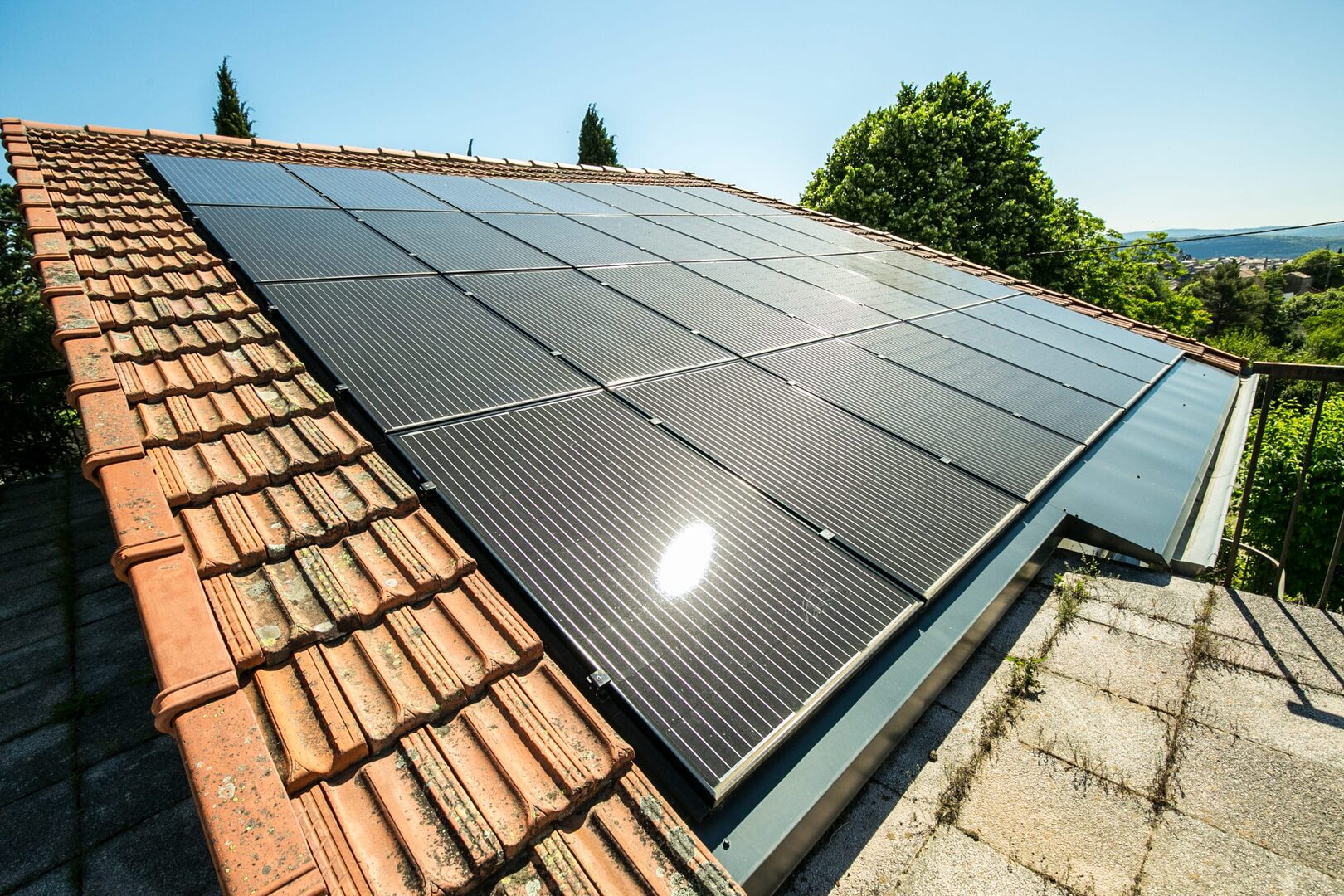 découvrez comment optimiser votre surface photovoltaïque sur le toit pour maximiser la production d'énergie solaire. apprenez les meilleures pratiques, les avantages et les solutions adaptées à votre habitation.