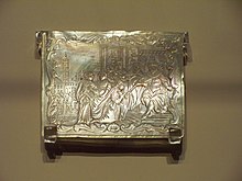 découvrez l'univers fascinant des tabatières, ces élégants objets d'art conçus pour conserver le tabac. explorez leur histoire, leur fabrication artisanale et les différentes collections qui en font des pièces uniques. parfait pour les amateurs de tabac ou de collection.