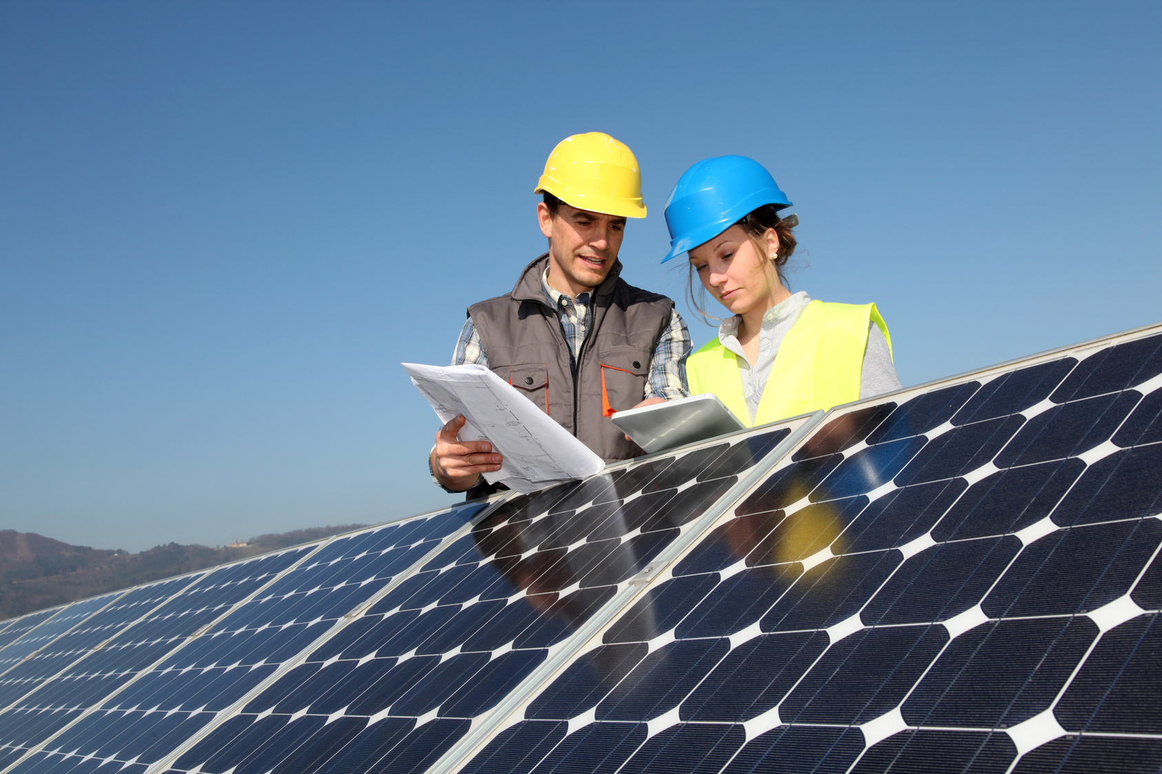 découvrez les tarifs des panneaux solaires et faites le choix parfait pour votre projet d'énergie renouvelable. comparez les prix, les options et bénéficiiez des aides financières disponibles pour rentabiliser votre investissement.