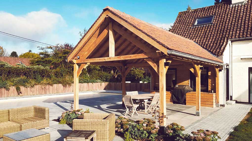 découvrez l'importance d'une terrasse couverte pour profiter de votre espace extérieur tout au long de l'année. transformez votre maison avec ce refuge confortable, idéal pour se détendre, recevoir des amis ou manger en plein air, tout en étant protégé des intempéries.