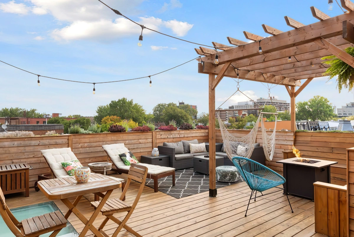 découvrez les avantages d'une terrasse sur le toit : un espace de vie exceptionnel, une vue imprenable et une oasis de tranquillité au cœur de la ville. aménagez votre coin de paradis et profitez d'une atmosphère unique pour vos moments de détente ou vos repas en plein air.