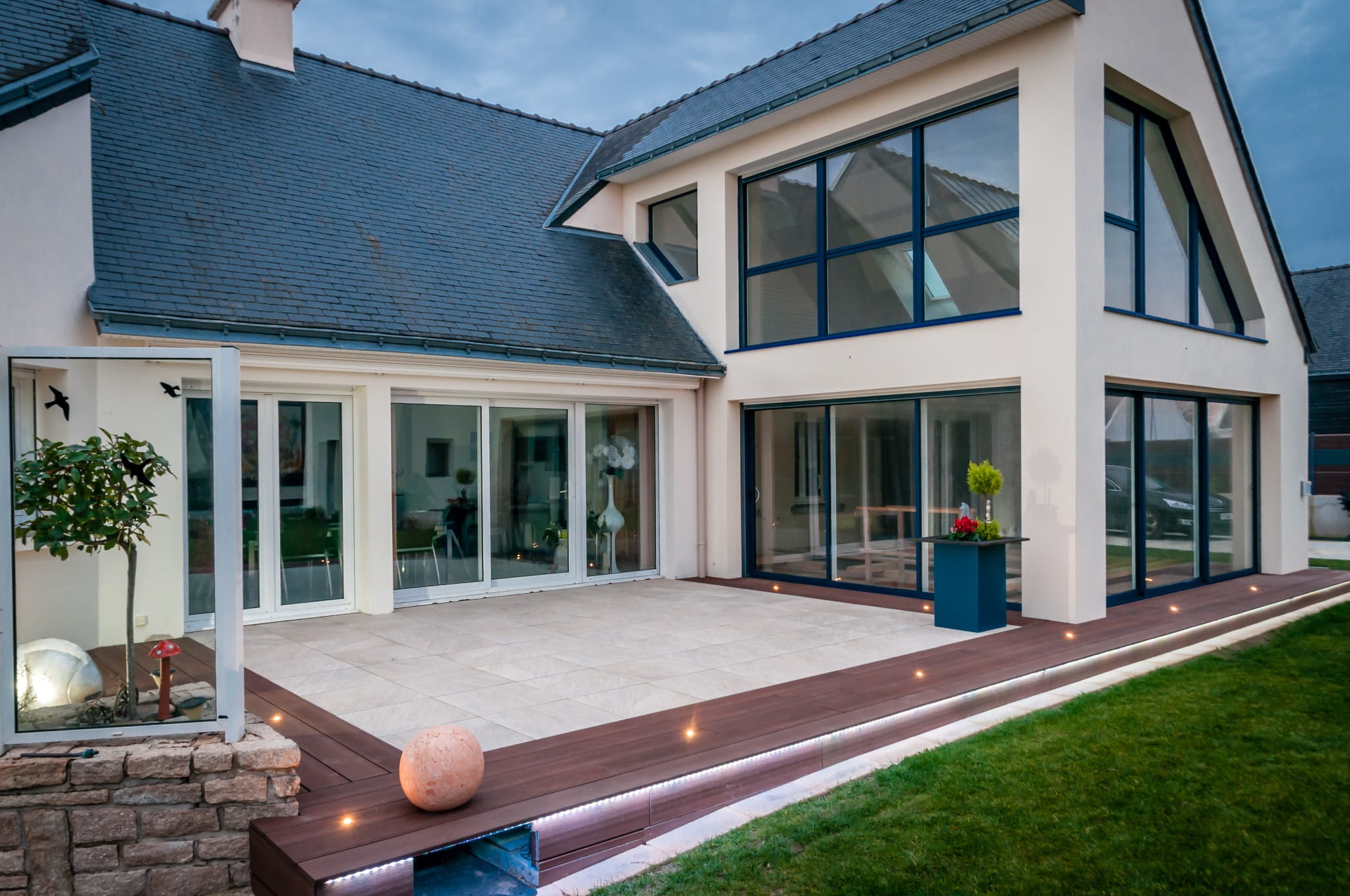 découvrez nos terrasses élégantes et fonctionnelles, parfaites pour profiter de vos espaces extérieurs. aménagez votre coin de paradis avec des idées de décor et des conseils d'experts pour rendre votre terrasse accueillante et agréable toute l'année.