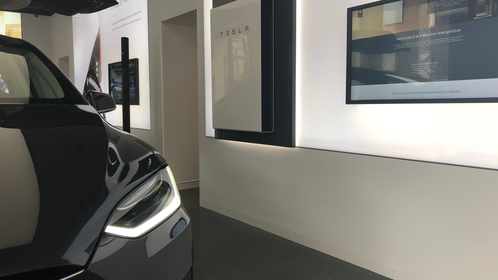 découvrez comment tesla révolutionne le secteur de l'énergie renouvelable avec ses solutions innovantes, alliant technologie avancée et durabilité. explorez l'impact de ses véhicules électriques et de ses systèmes de stockage d'énergie sur la transition vers un avenir énergétique propre.