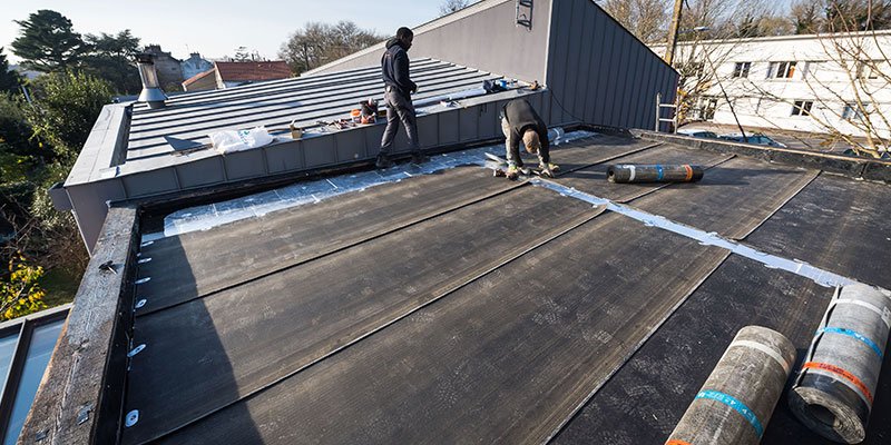 découvrez tout ce qu'il faut savoir sur les toits : types de matériaux, techniques d'installation, entretien et réparation. protégez votre maison en choisissant le bon toit !