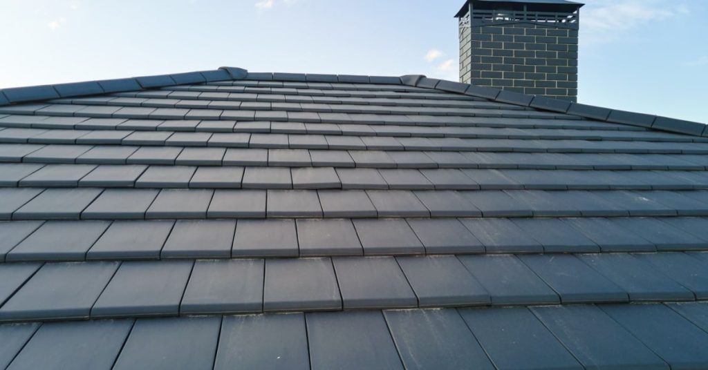 découvrez tout ce qu'il faut savoir sur les toits : types, matériaux, techniques de construction et conseils d'entretien pour assurer la durabilité et l'esthétique de votre habitation.
