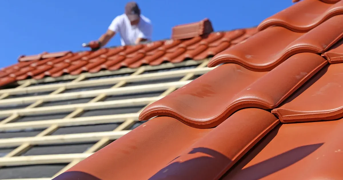 découvrez tout ce que vous devez savoir sur le toit : types, matériaux, entretien et recommandations pour garantir une couverture durable et esthétique pour votre maison.