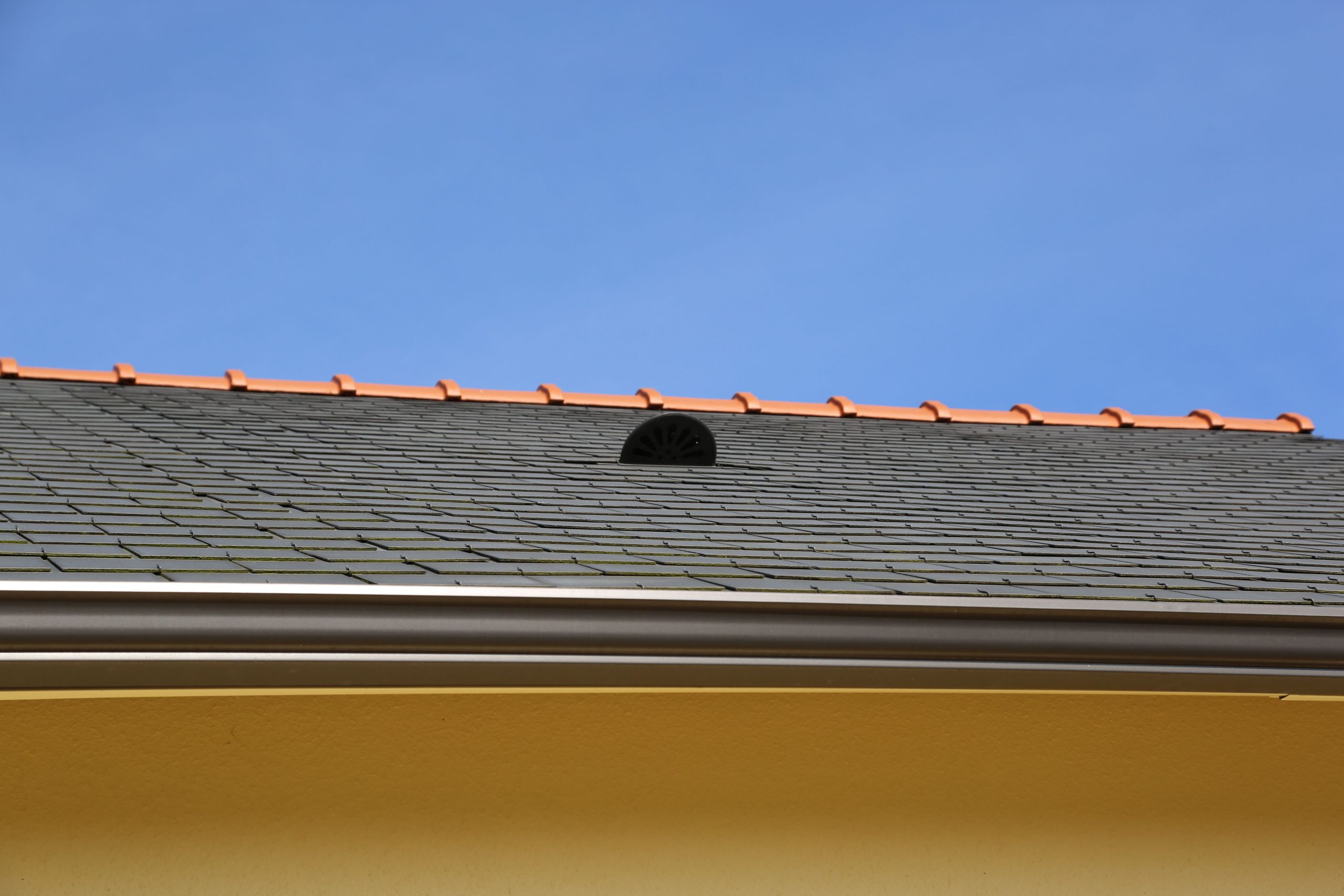 découvrez tout ce qu'il faut savoir sur les toits : types, matériaux, entretien et innovations. apprenez comment choisir le meilleur toit pour votre maison et garantir sa durabilité et son esthétisme.