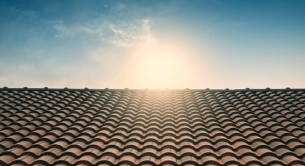 découvrez tout ce que vous devez savoir sur les toits : types de matériaux, techniques de construction, entretien et rénovation. protégez votre maison tout en améliorant son esthétique.