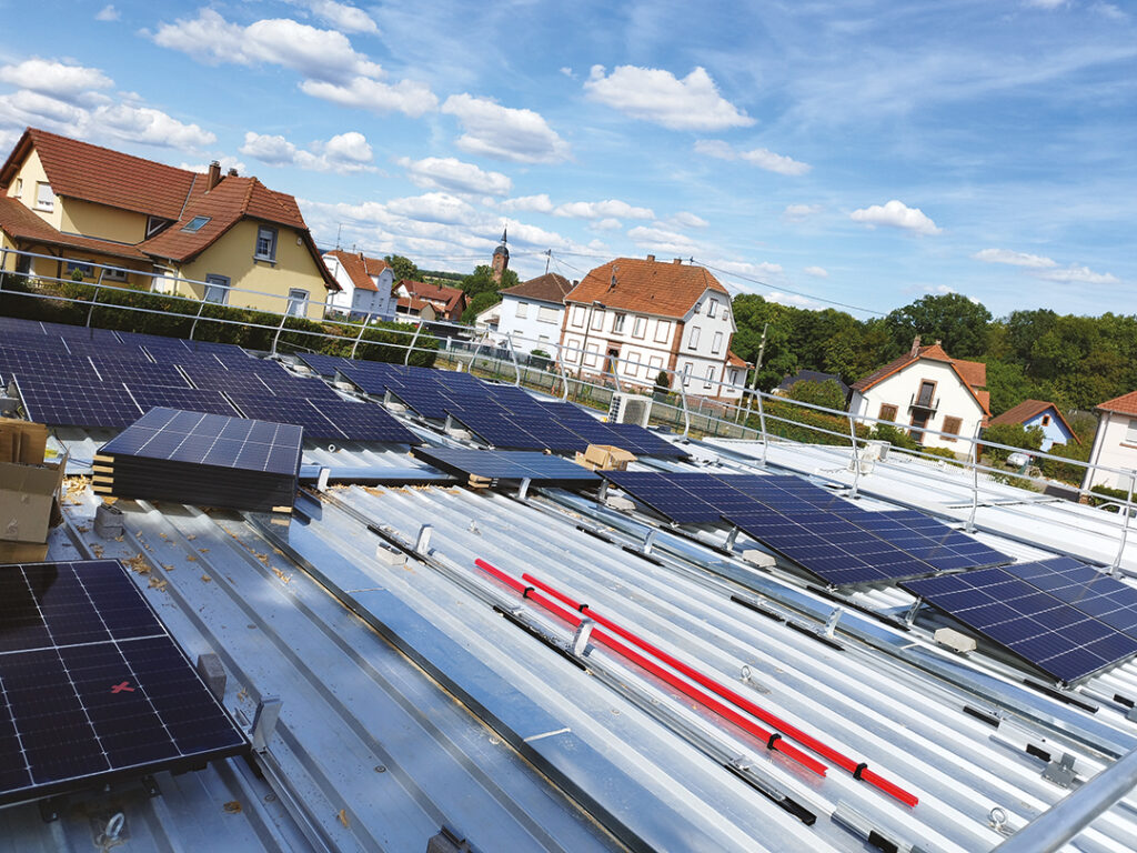 découvrez les principaux avantages et enjeux des panneaux photovoltaïques dans le département du haut-rhin (67). informez-vous sur les bénéfices écologiques et économiques de l'énergie solaire pour un toit durable et performant.