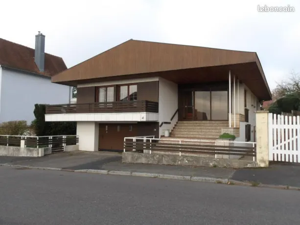 découvrez le toit 9 à sarre, un espace moderne et chaleureux, idéal pour vos événements. profitez d'une vue imprenable et d'une ambiance conviviale au cœur de la région.