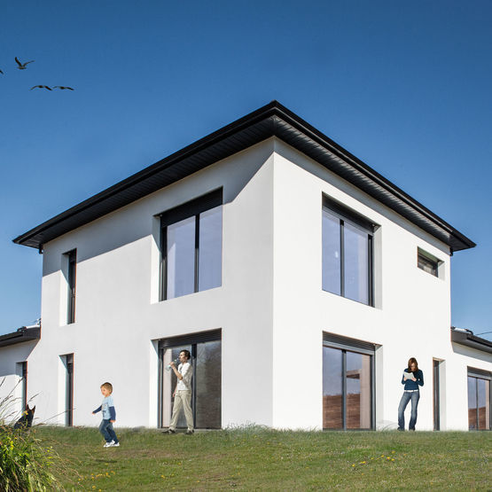 découvrez les avantages du toit en aluminium : léger, durable et esthétique, il offre une excellente résistance aux intempéries tout en ajoutant une touche moderne à votre maison.