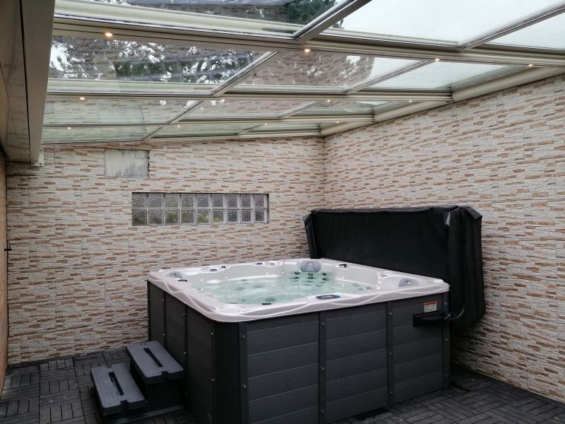 découvrez les avantages d'un toit amovible, une solution innovante qui transforme votre espace extérieur tout en offrant flexibilité et protection. idéal pour les terrasses, les pergolas et les espaces de vie, ce système moderne vous permet de profiter pleinement de votre environnement, quelle que soit la météo.