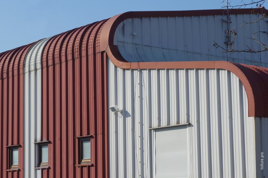 découvrez les avantages du toit en bac acier : une solution moderne, durable et esthétique pour protéger votre bâtiment tout en assurant une excellente isolation et une résistance aux intempéries.