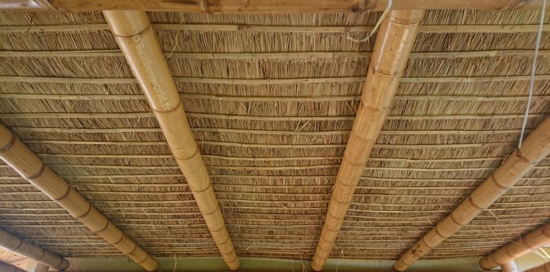 découvrez notre toit en bambou pour tonnelle, alliant esthétisme et durabilité. parfait pour embellir vos espaces extérieurs tout en offrant une protection contre le soleil. idéal pour créer une ambiance zen et naturelle dans votre jardin.