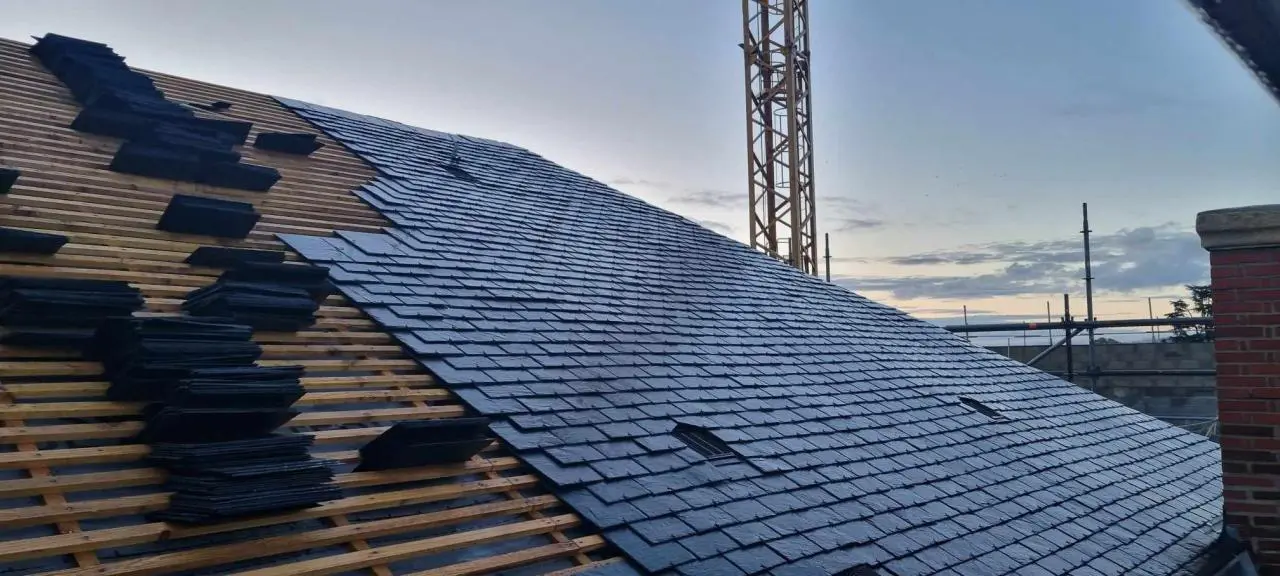 découvrez les meilleurs services de toiture à bergerac. que ce soit pour l'entretien, la réparation ou l'installation, notre équipe de professionnels qualifiés est à votre écoute pour protéger votre maison et améliorer son esthétique.