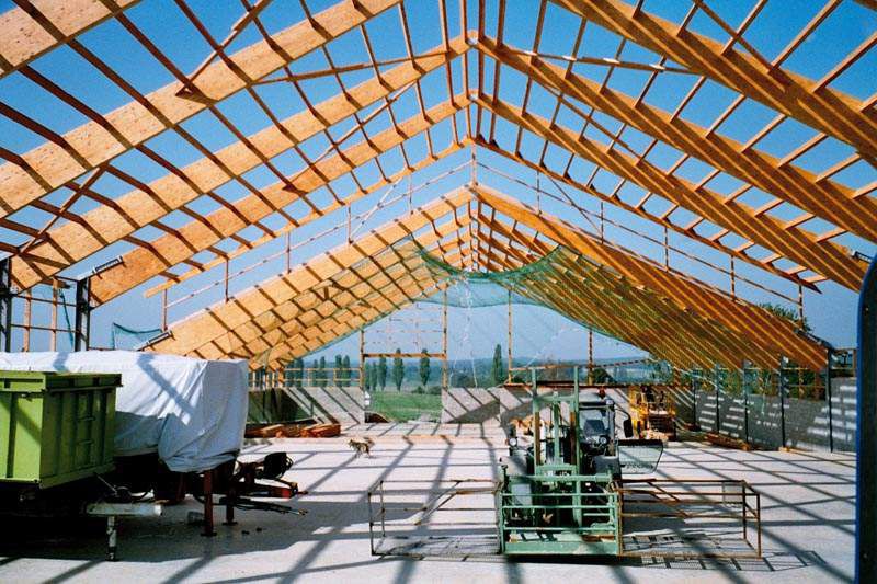 découvrez les avantages du toit en bois : esthétique, durabilité et performance thermique. apprenez comment ce matériau naturel offre une solution écologique et design pour votre maison.