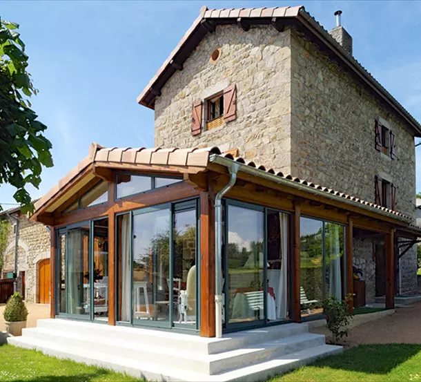 découvrez l'art de créer un toit chaleureux qui apporte confort et esthétique à votre maison. explorez nos conseils et idées pour transformer votre espace en un havre de paix.