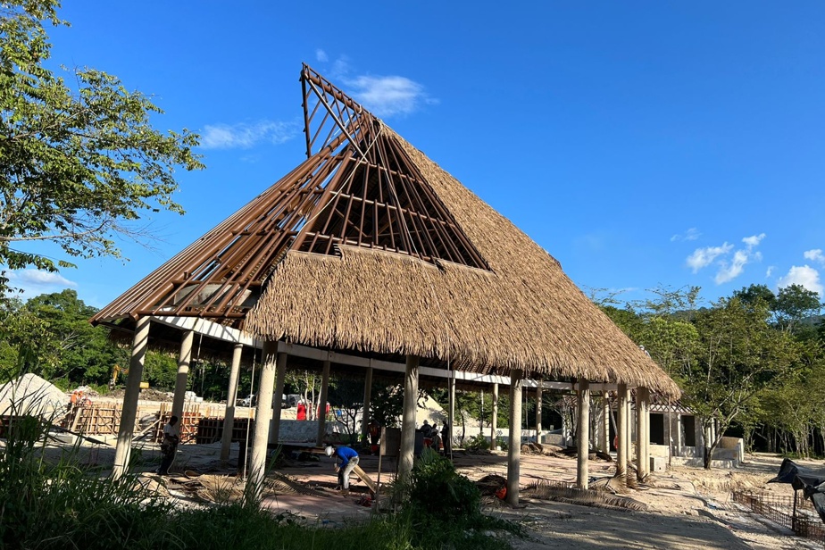 découvrez l'élégance intemporelle du toit de palme, une solution naturelle et écologique pour vos espaces extérieurs. apportez une touche tropicale à vos projets architecturaux tout en bénéficiant d'une protection efficace contre les intempéries.