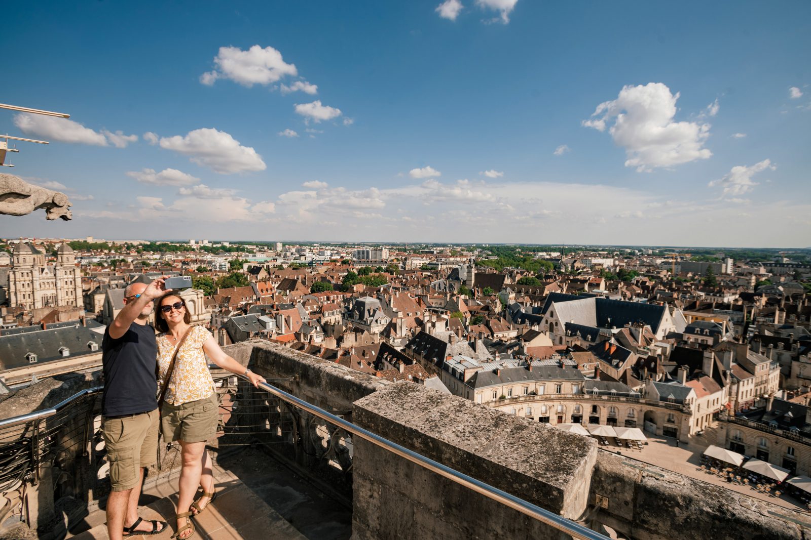découvrez nos services de toiture à dijon : réparation, installation et entretien. que vous ayez besoin de conseils pour votre projet ou d'une expertise professionnelle, notre équipe est là pour vous accompagner dans tous vos besoins en toiture à dijon.