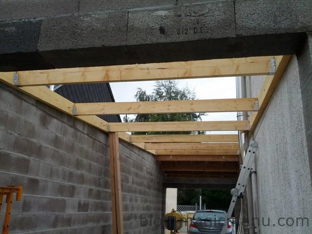 découvrez les avantages d'un toit de garage en bac acier : une solution durable, esthétique et économique pour protéger votre véhicule tout en ajoutant une touche moderne à votre extérieur.